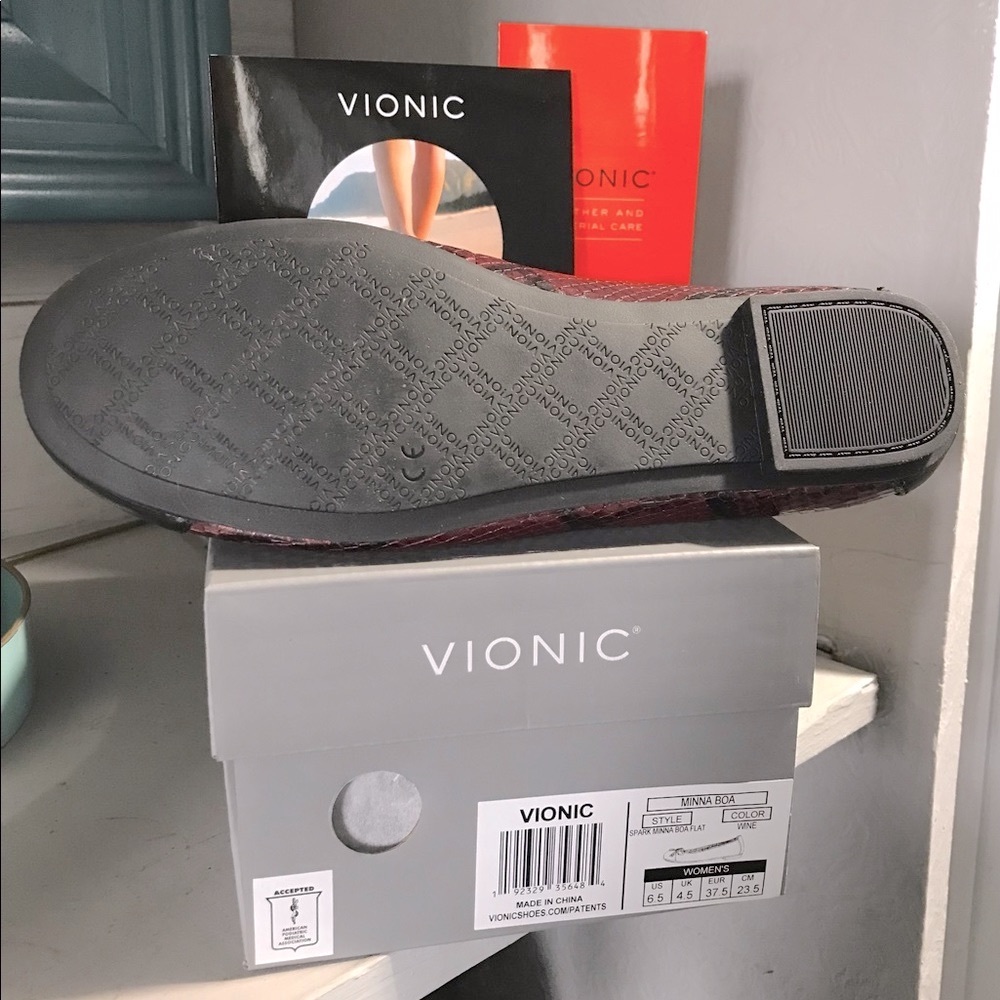 Vionic Sz 6.5 Wine Snake-Embossed Minna Leather Flat - Picture 4 of 4